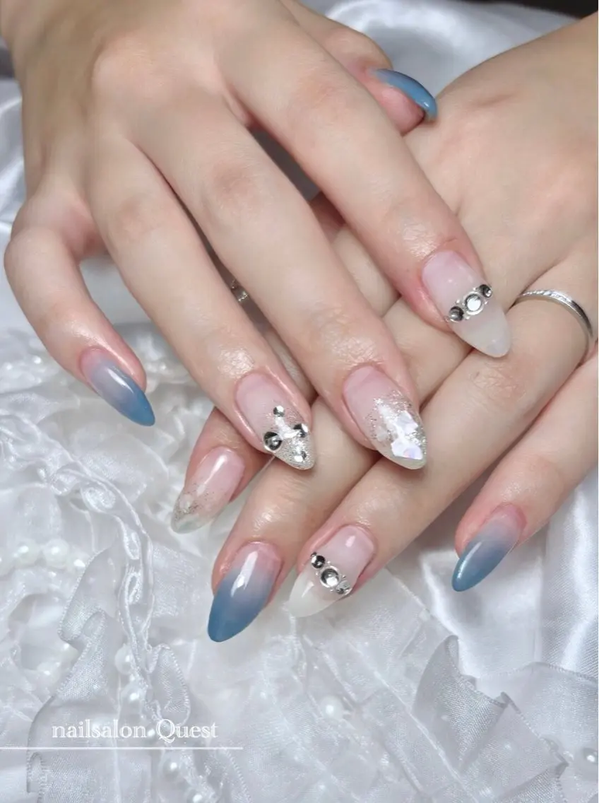 ネイル グラデーション キラキラネイル nailsalon Questのネイルデザイン