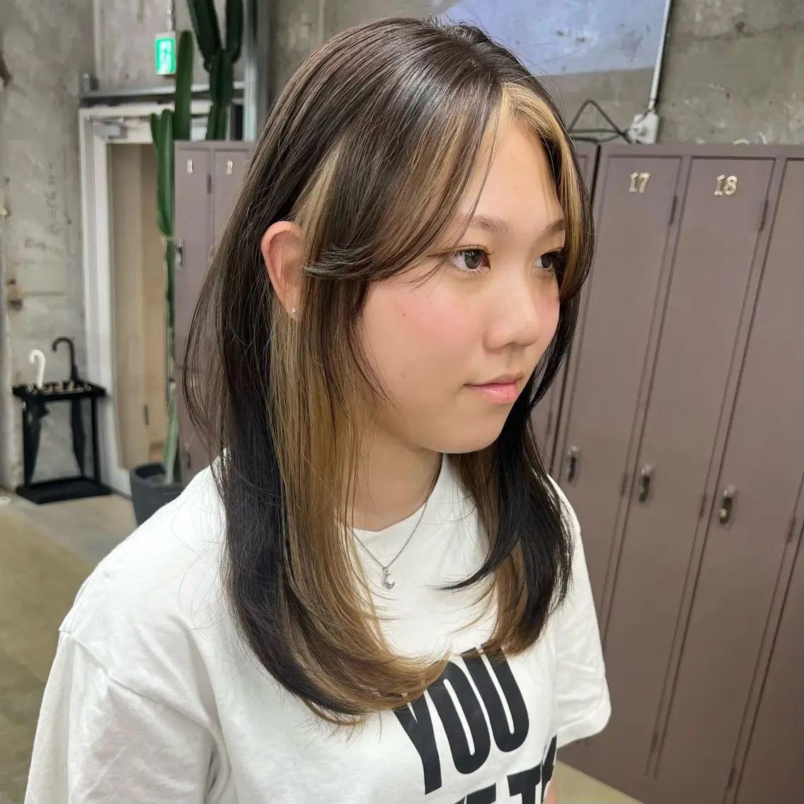 セミロング カラー インナーカラー カット ヘアカラー 韓国レイヤー🇰🇷 メンズ 細江美紅のヘアスタイル