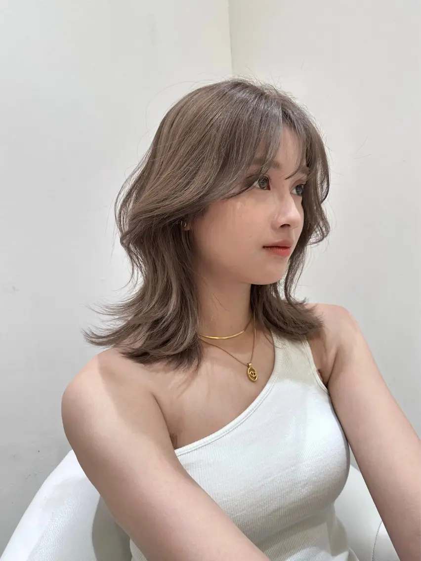 ミディアム カラー 🌿レイヤー/ブリー チ/🌿JINのヘアスタイル
