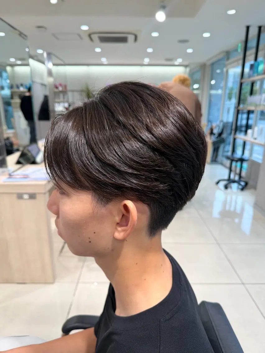 パーマ メンズ センターパート マッシュ 縮毛矯正 カット 縮毛矯正 トリートメント 巖本 真希のヘアスタイル