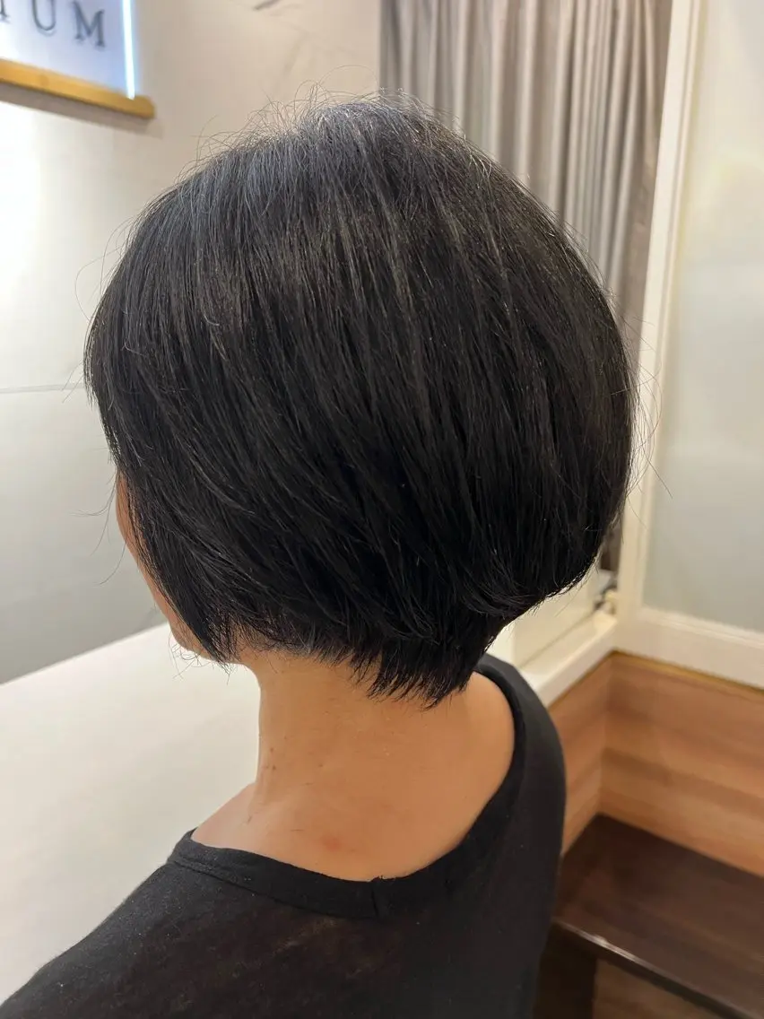 ショート 村中 逸紀のヘアスタイル