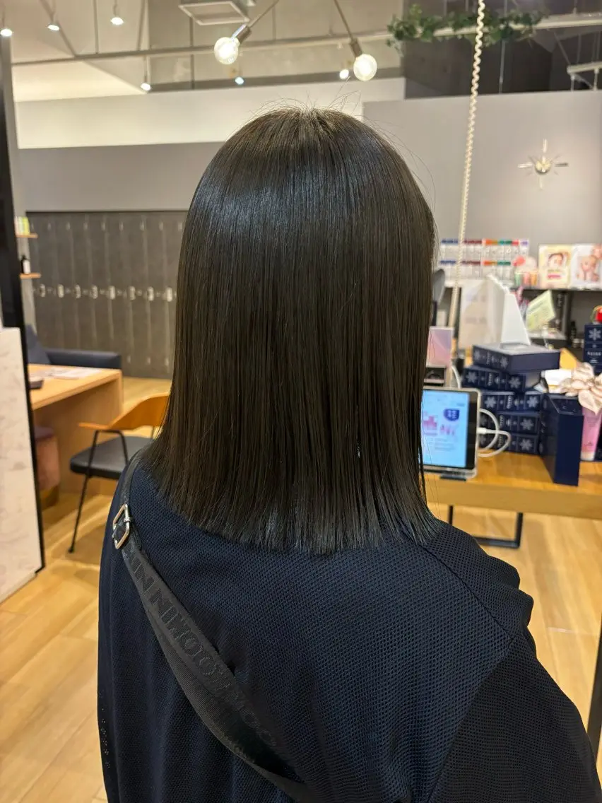 ミディアム 重里 瑠花のヘアスタイル