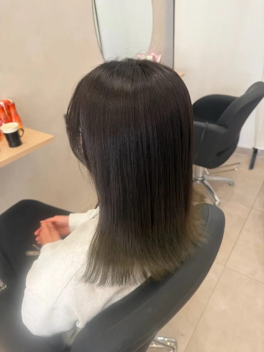 ミディアム 山崎 彩稀のヘアスタイル