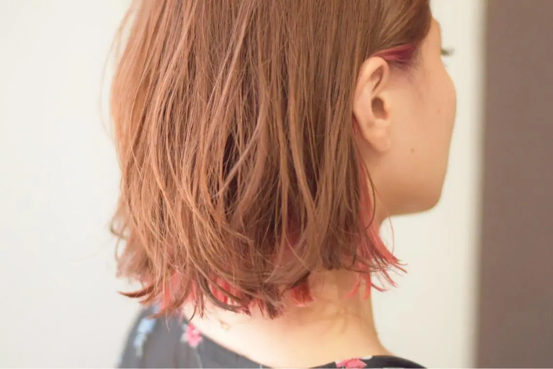 ミディアム 中川 茜里のヘアスタイル