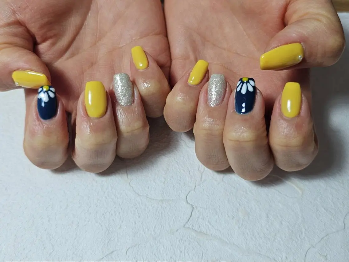 ネイル オーロラネイル フラワーネイル フットネイル フレンチネイル ジェルネイル ハンドネイル mogunail &blowのネイルデザイン