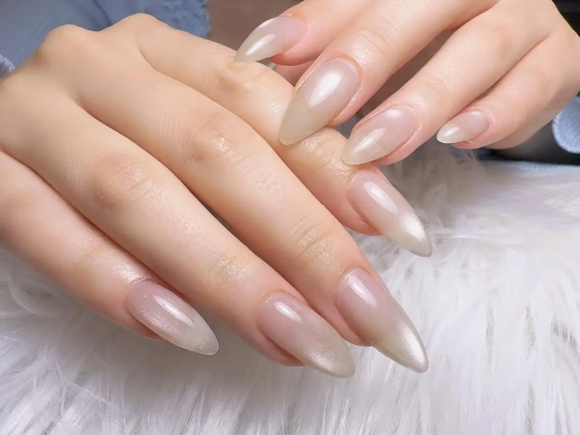 ネイル アートネイル フラッシュネイル フレンチネイル ジェルネイル ガラスフレンチ M2 BEAUTY Yukiのネイルデザイン