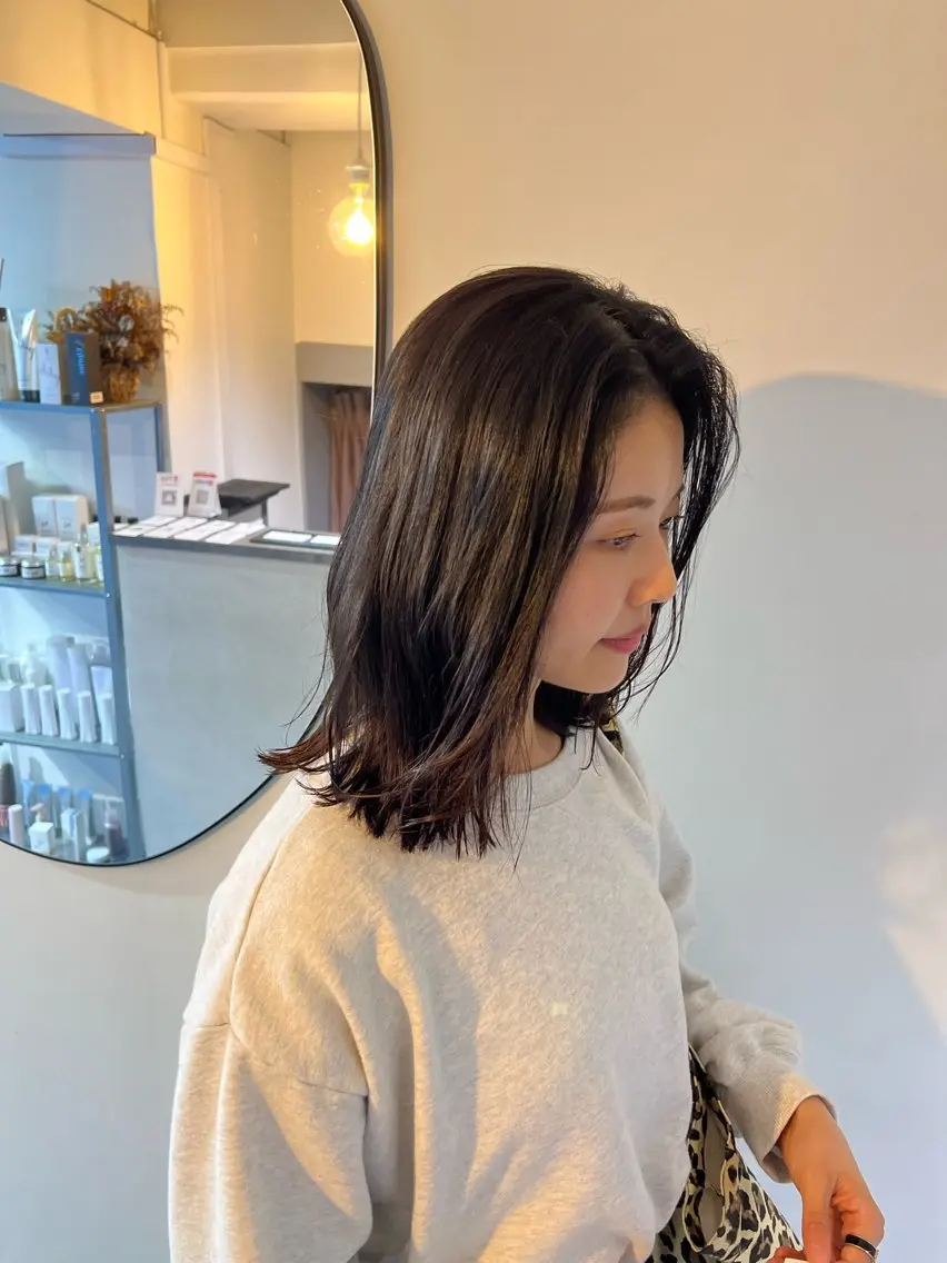 ミディアム ボブ レイヤーカット 外ハネヘア カット ヘアカラー トリートメント 大田吏晃❤️‍🔥 美髪特化のヘアスタイル