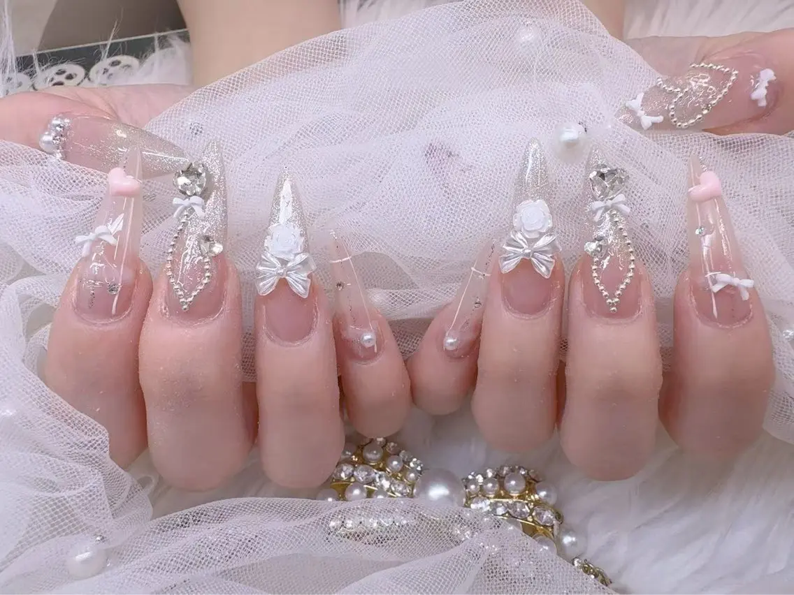 ネイル UMI ネイルサロン新宿🎀のネイルデザイン