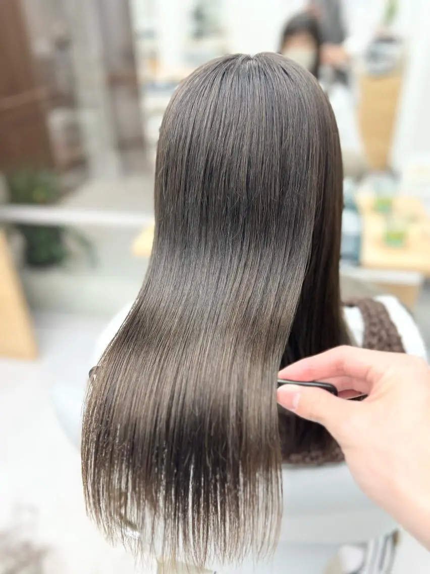 【迷ったらこれ✨】カット＋艶カラー🍃＋TOKIO5ステップトリートメントの写真