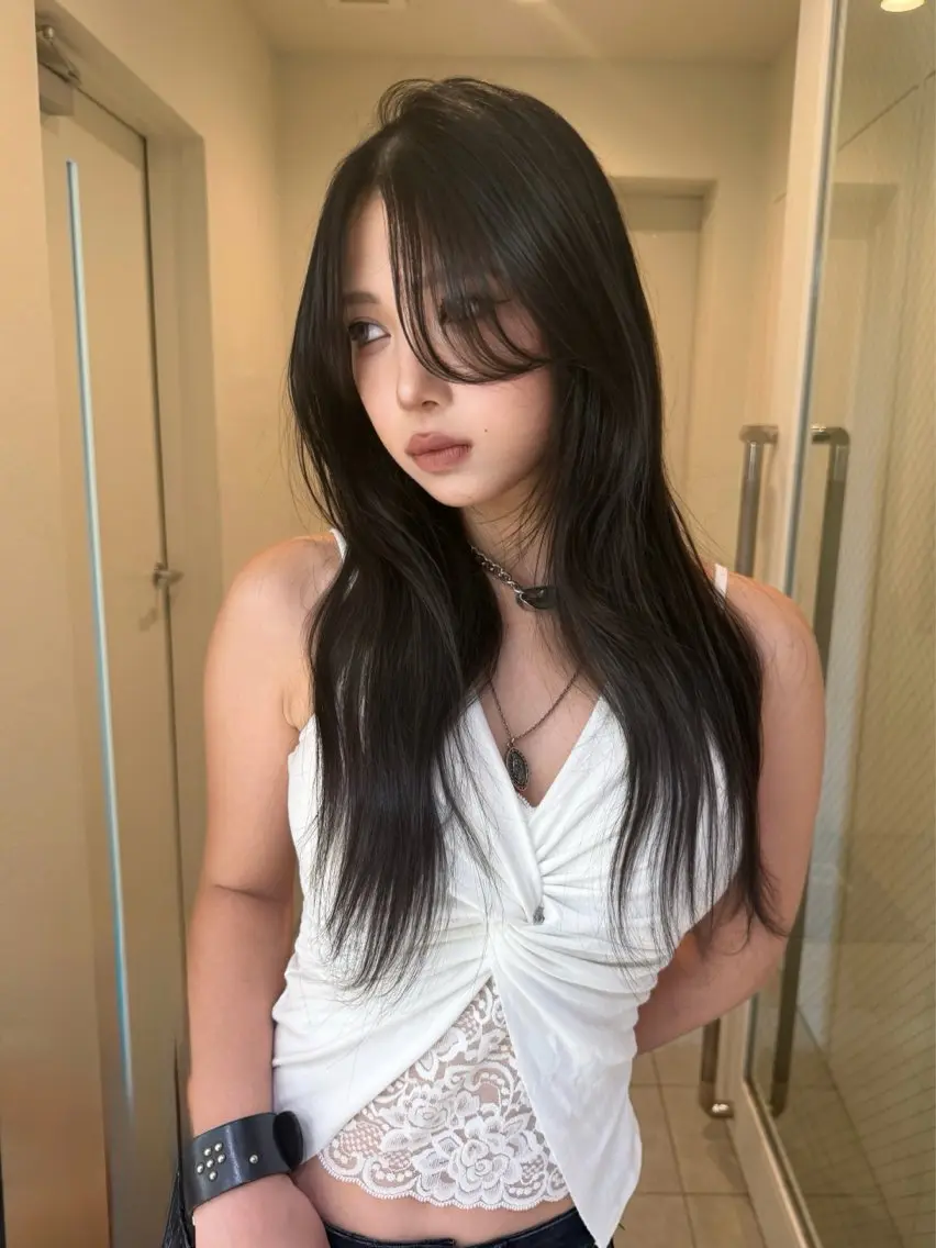 ロング カット ヘアカラー 松本 琉衣のヘアスタイル