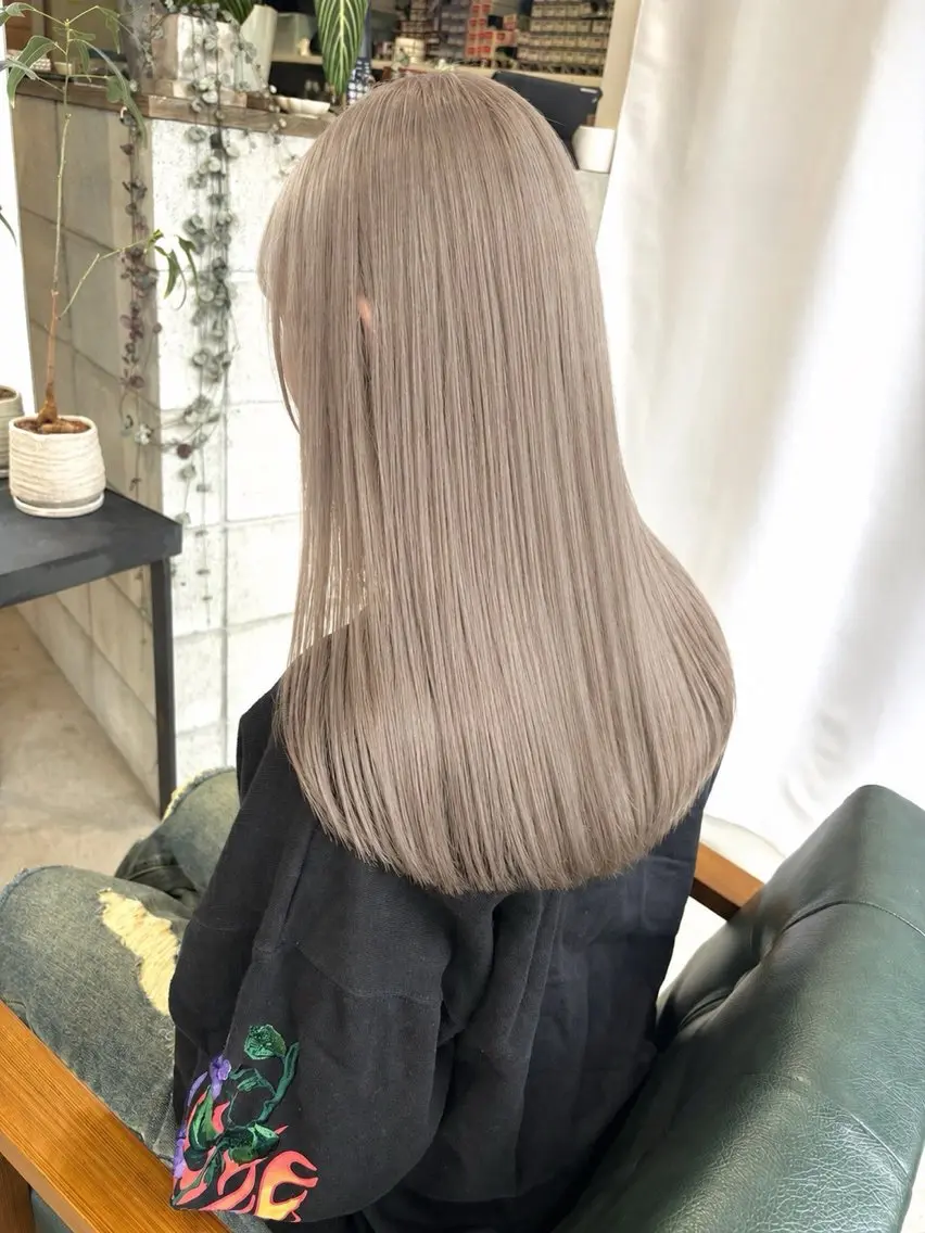 ロング カラー ハイトーンカラー ヘアカラー トリートメント 髙木 千惺/カラーモデルのヘアスタイル