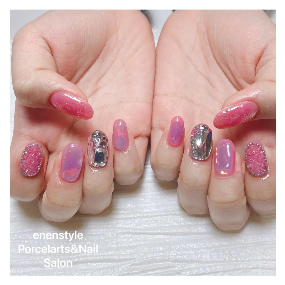 ミディアム 🐾enen style 🐾のネイルデザイン
