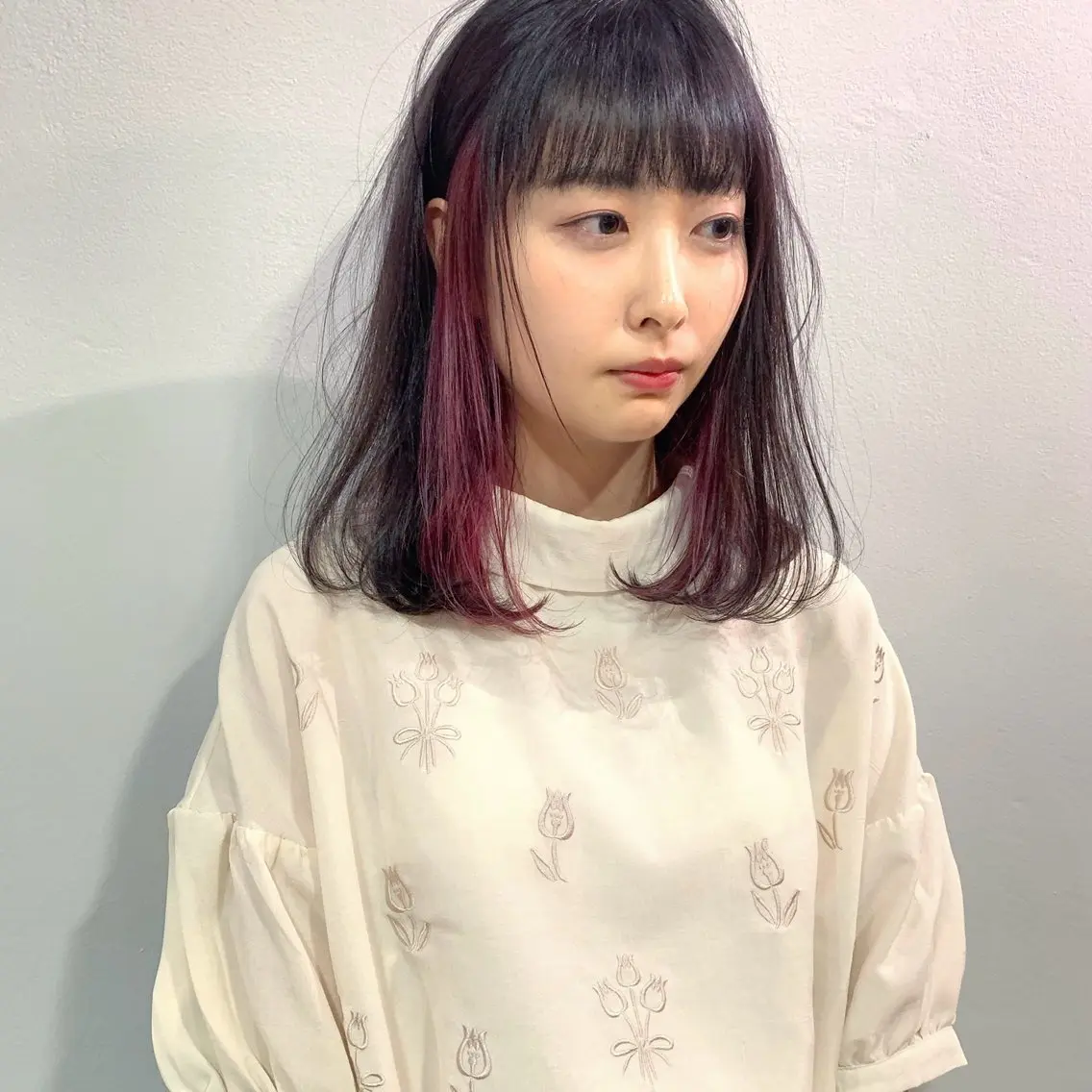 【💖ちょこっとイメチェン💖】カット+インナーカラー(ブリーチ1回+全体カラー+FLOWDIAトリートメント🫧の写真