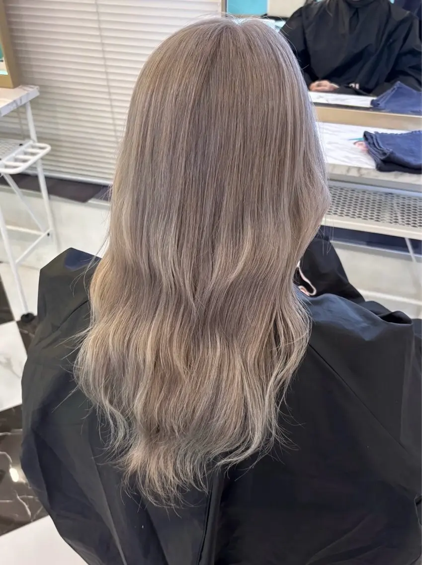 ロング 🇨🇳ハイトーン ワンホン🇰🇷ななのヘアスタイル