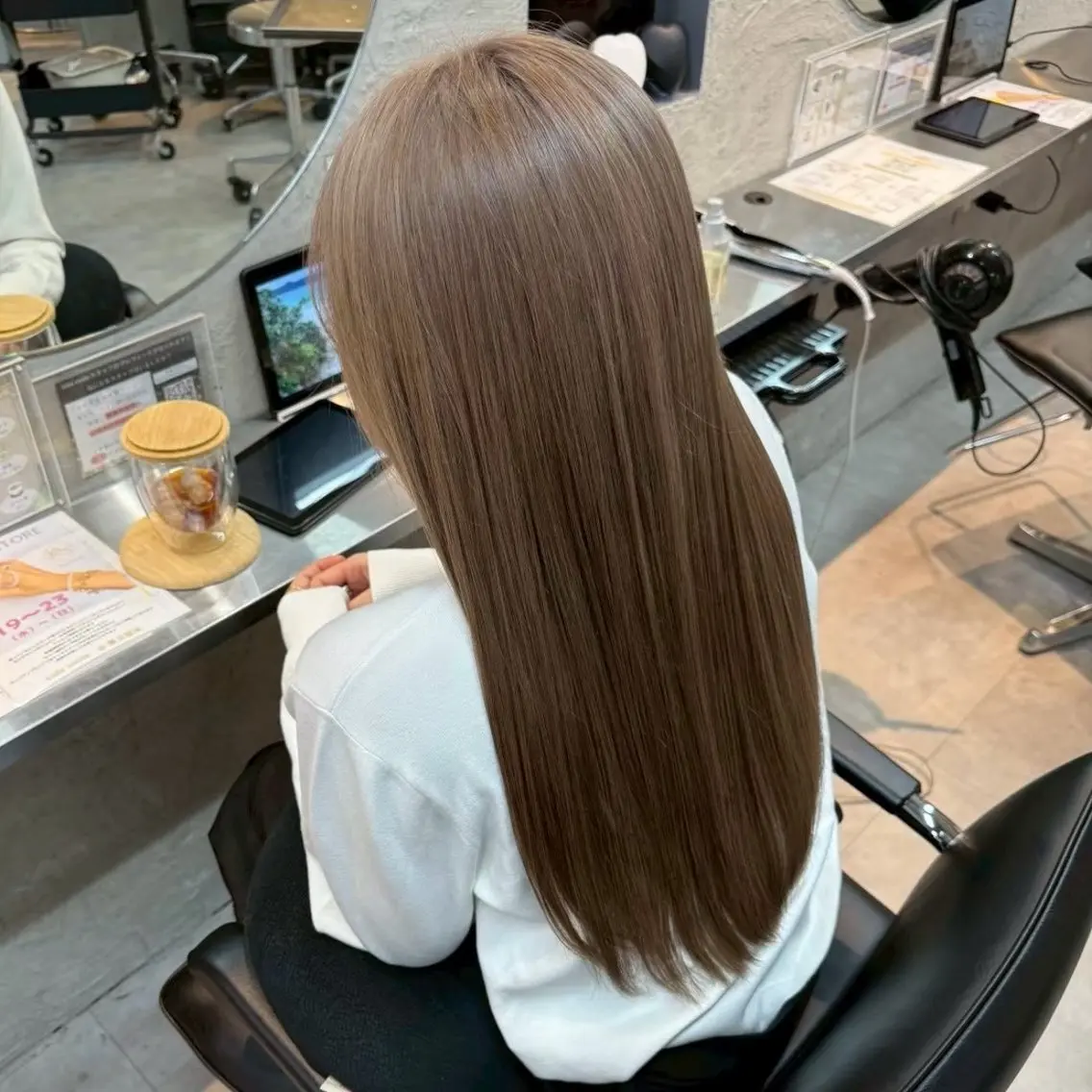 カラー 久保田 萌愛のヘアスタイル