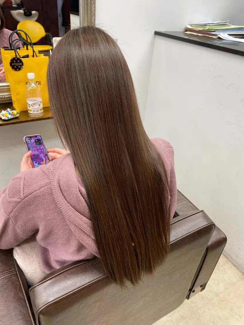 ロング カラー ハイライトカラー ハイライト 産休の為お休みです! 小島凜のヘアスタイル