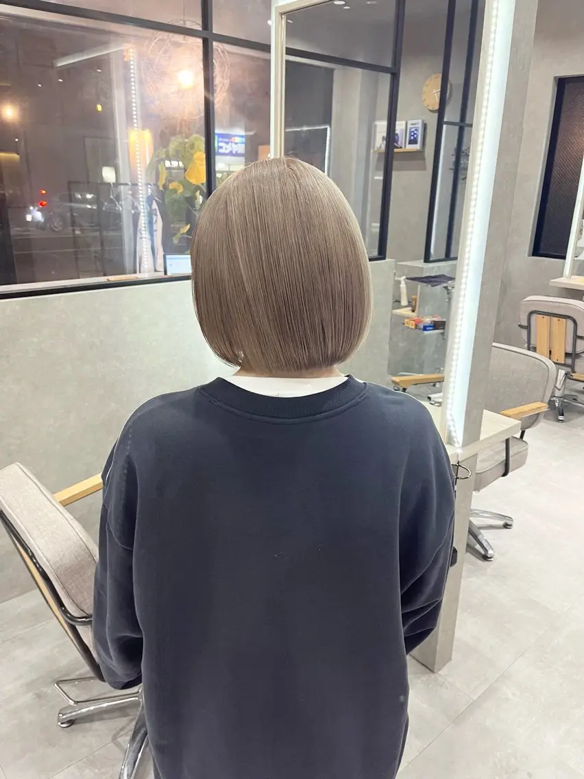 ショート カラー バレイヤージュ ベージュカラー ブリーチ ケアブリーチ ダブルカラー 長谷川 湧のヘアスタイル