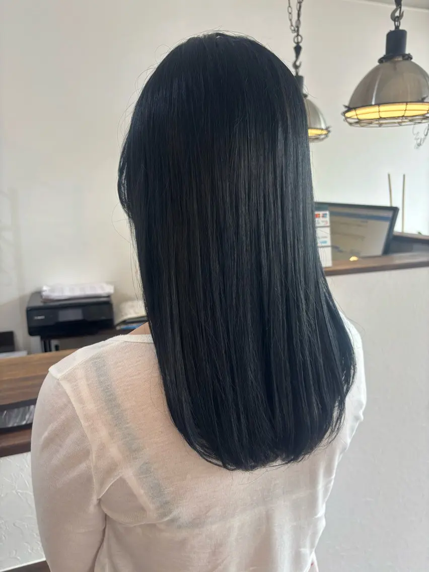 セミロング ヘアカラー 平田 渚唯のヘアスタイル