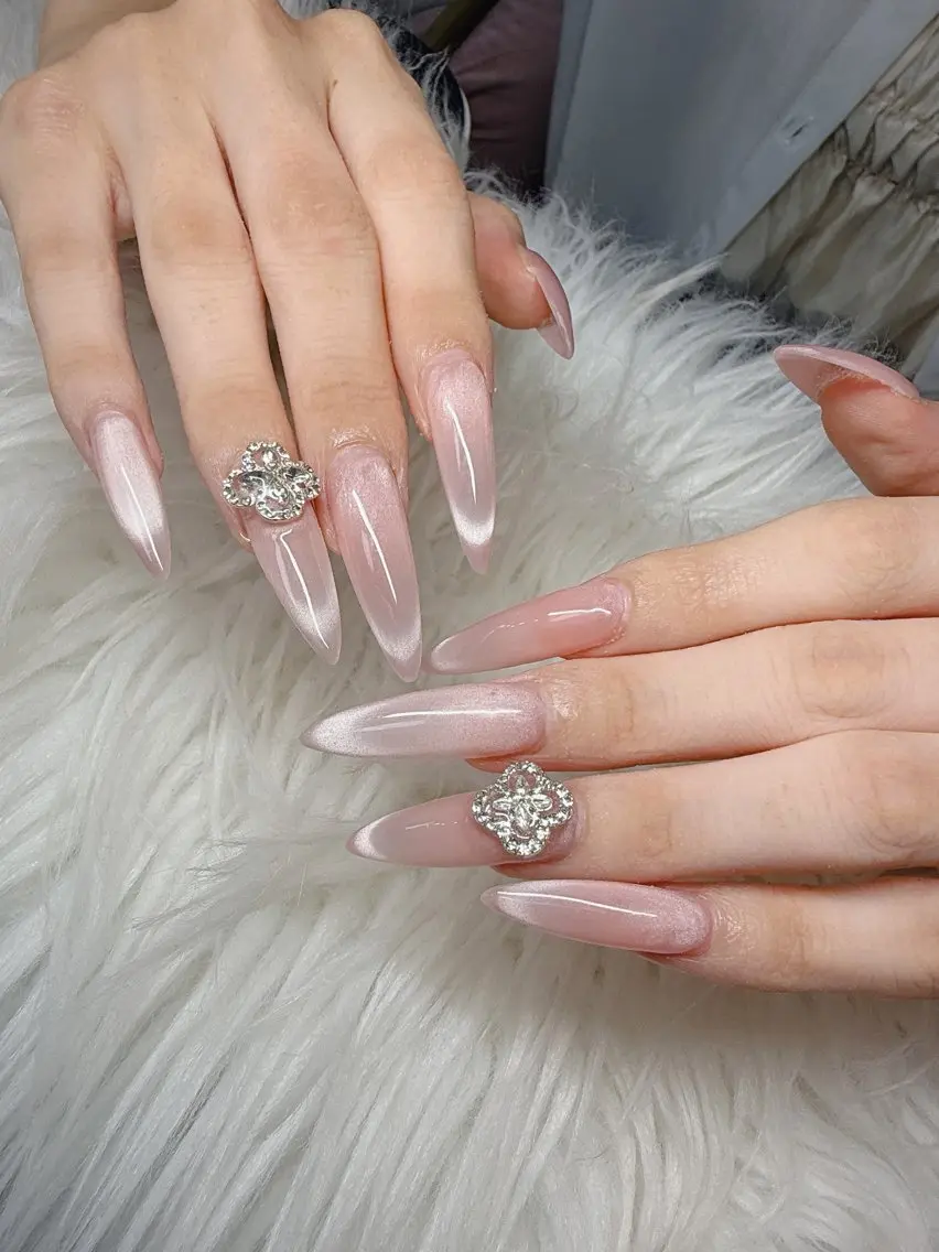 ネイル Lee Nailsのネイルデザイン