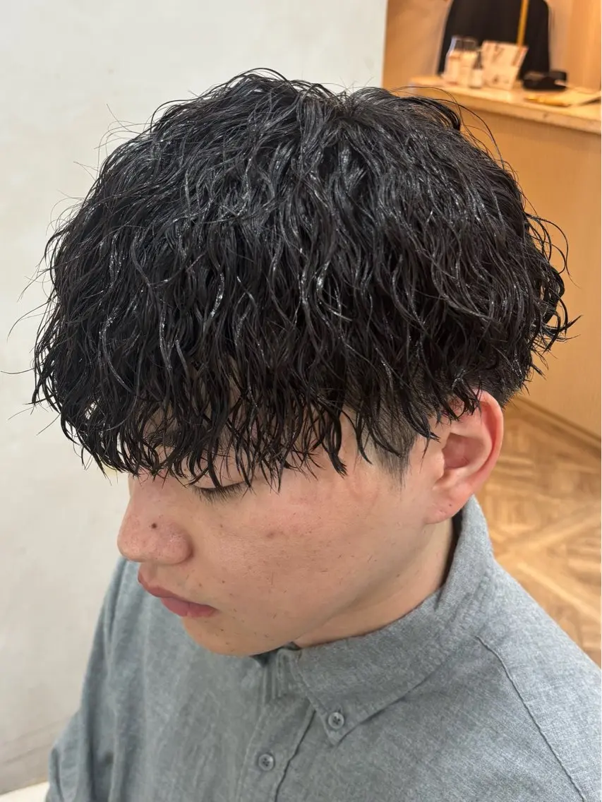 ショート パーマ メンズ カット パーマ トリートメント パーマ職人DAIKI ツイスパ/波巻きのヘアスタイル