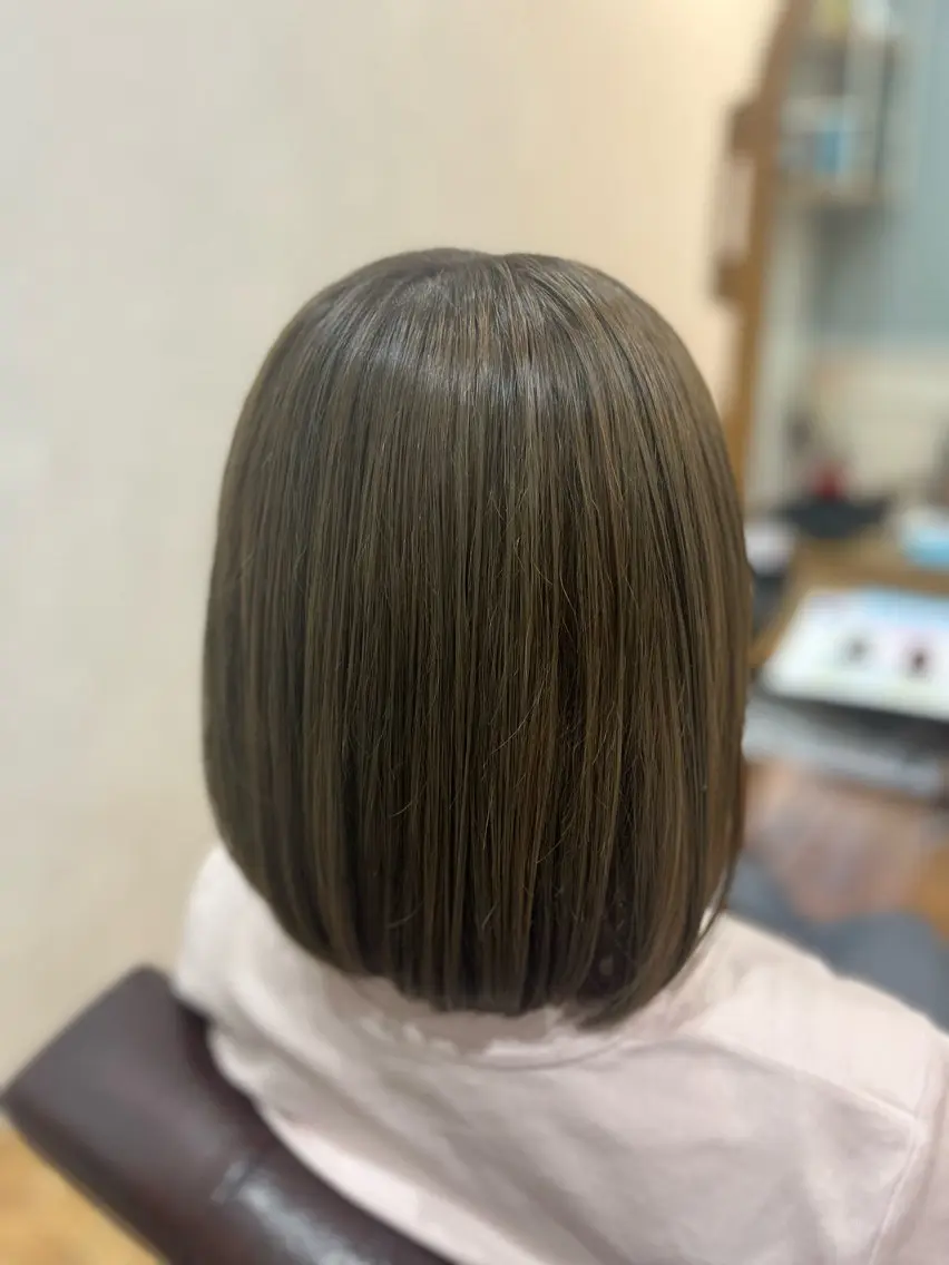 カラー ブラウンカラー オリーブブラウン ヘアカラー 小磯 美輝のヘアスタイル