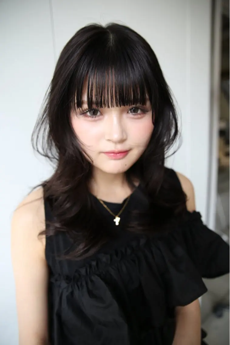 ミディアム カット ヘアカラー 🎀抜け感ナチュラル 🎵asuna🪽のヘアスタイル