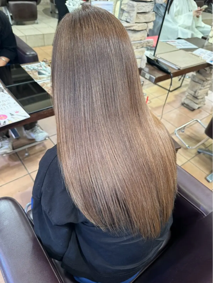 カラー 伊藤 萌花のヘアスタイル
