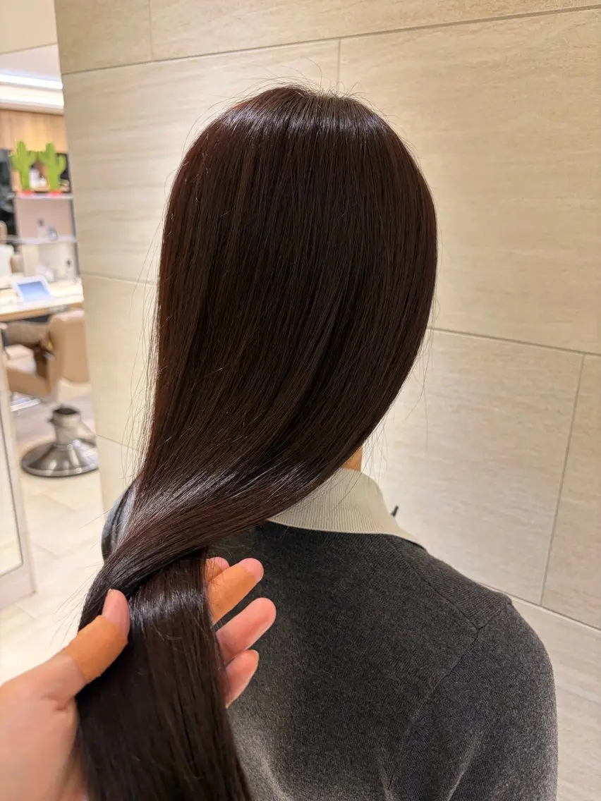 ロング カラー 透明感カラー イルミナカラー トリートメント カット ヘアカラー 縮毛矯正 トリートメント ヘッドスパ 縮毛矯正/艶カラー 【1日1名限定】のヘアスタイル