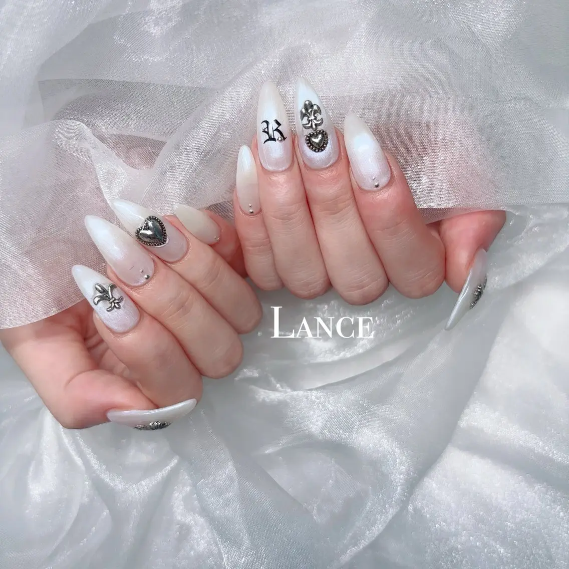 ネイル オーロラネイル キラキラネイル 韓国ネイル 春ネイル ワンホンネイル Lance nailのネイルデザイン