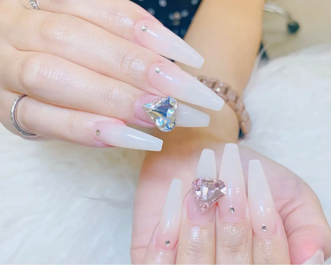 ネイル チークネイル 長さ出し フットネイル 韓国ネイル マグネットネイル ハンドネイル ハンドケア AN NAIL _HOAのネイルデザイン