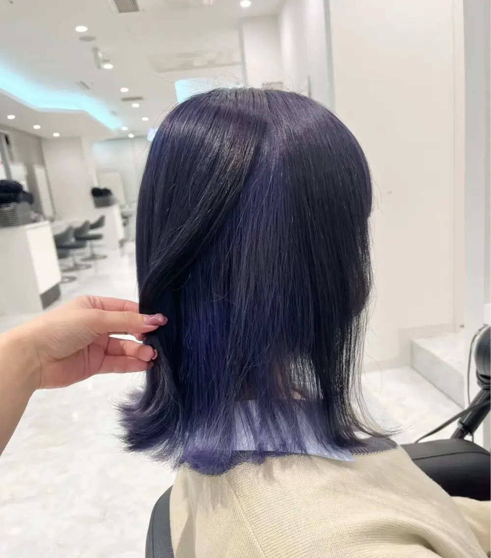 ミディアム カラー ヘアアレンジ 黒髪 ブルーカラー ブラウンカラー 透明感カラー 🫧モテる💗ダメー ジレスハイトーン🫧のヘアスタイル