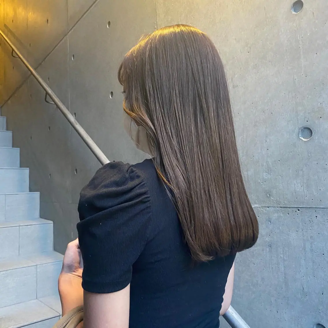 ロング カラー アッシュ ベージュカラー 七原 海夕のヘアスタイル
