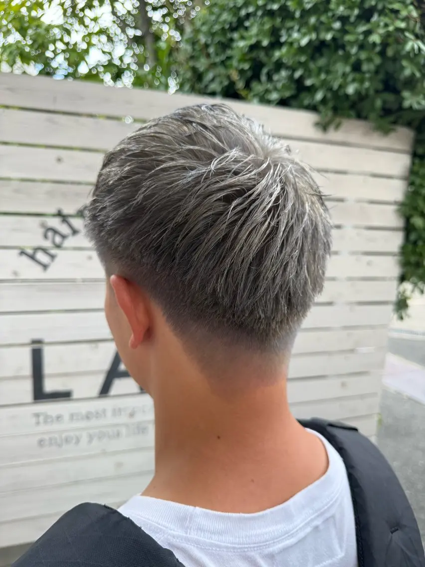 メンズ メンズブリーチ ヘアカラー トリートメント LANI hair resortのヘアスタイル
