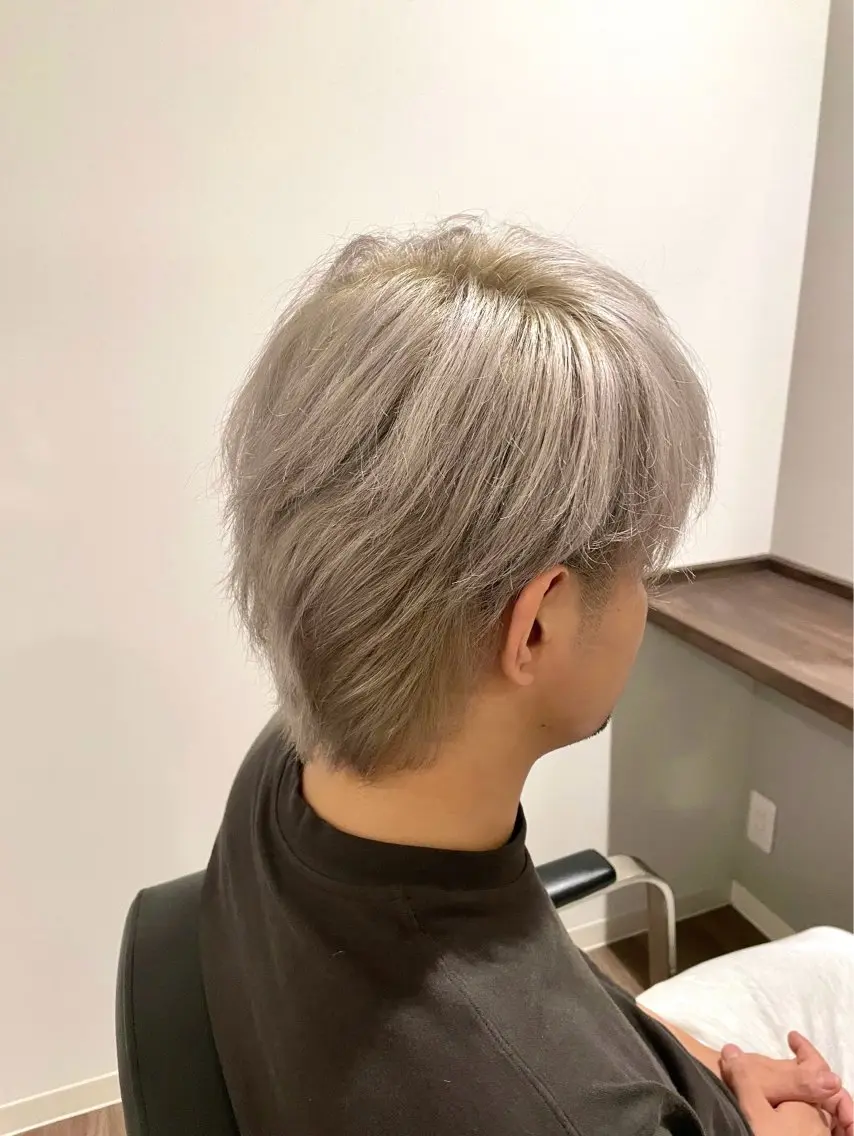 カラー メンズ tim hinaのヘアスタイル