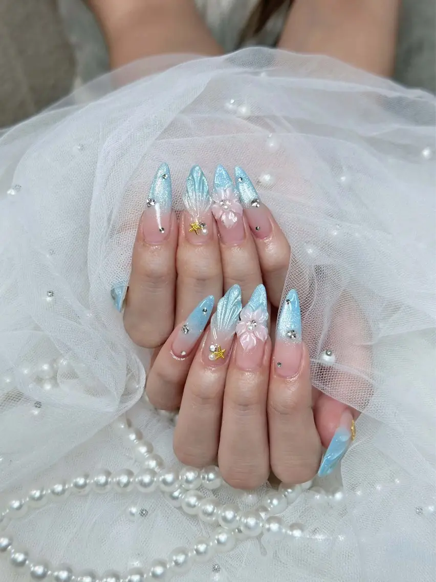 ネイル チークネイル ドット フレンチネイル グラデーション ハート ハンドネイル ハンドケア Eli Muse 新宿ネイルのネイルデザイン