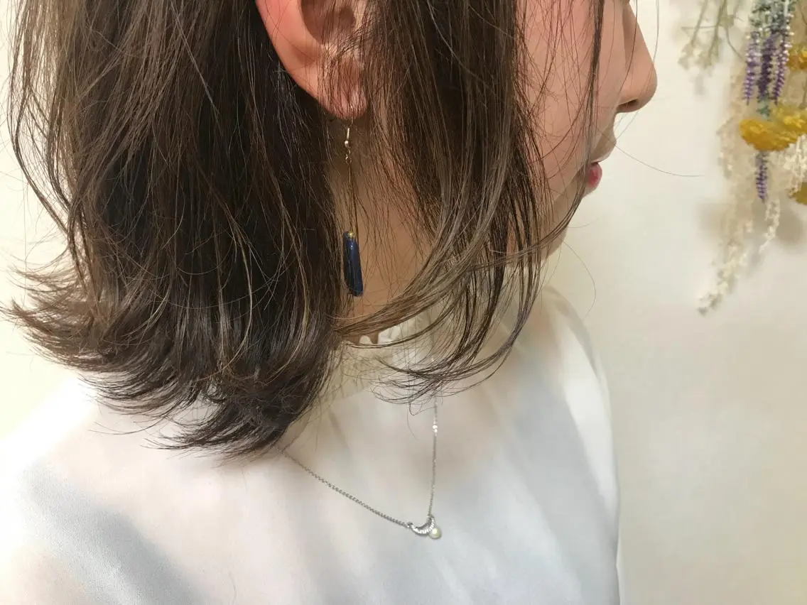 ミディアム カラー ヘアアレンジ 外ハネヘア スズキ シオリのヘアスタイル