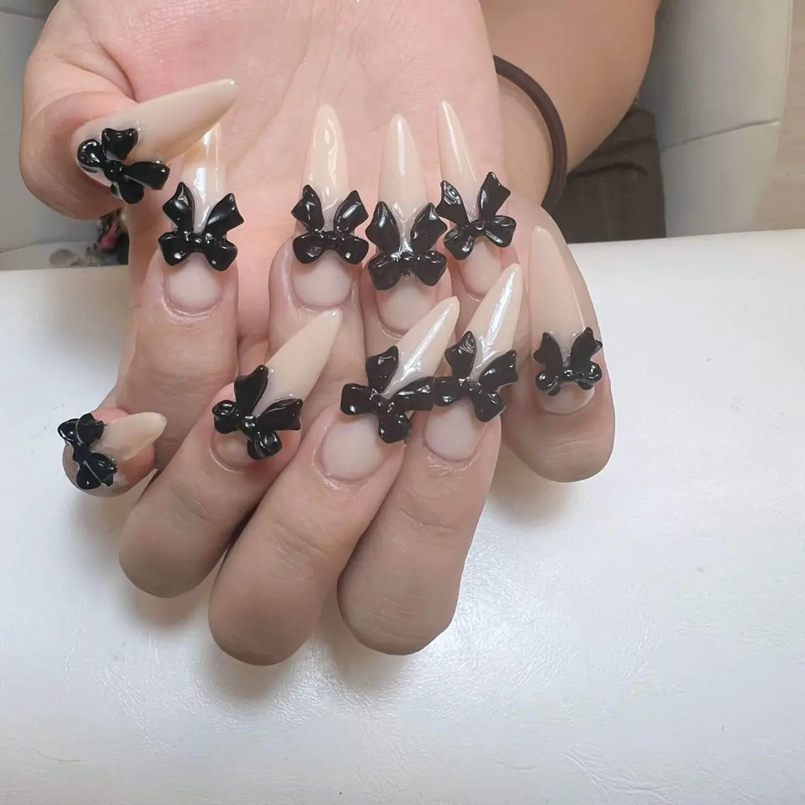 ネイル リボン ハンドネイル ハンドケア Anh Nail 歌舞伎町のネイルデザイン