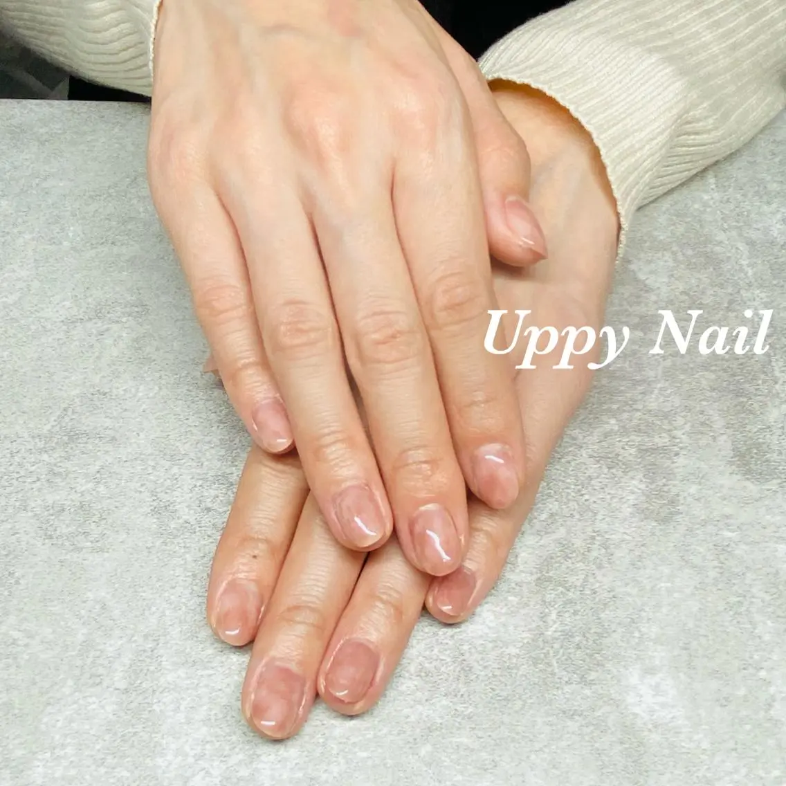 ネイル ニュアンスネイル ピンク 赤色 ホワイト ハンドネイル Uppy Nail ukyoのネイルデザイン