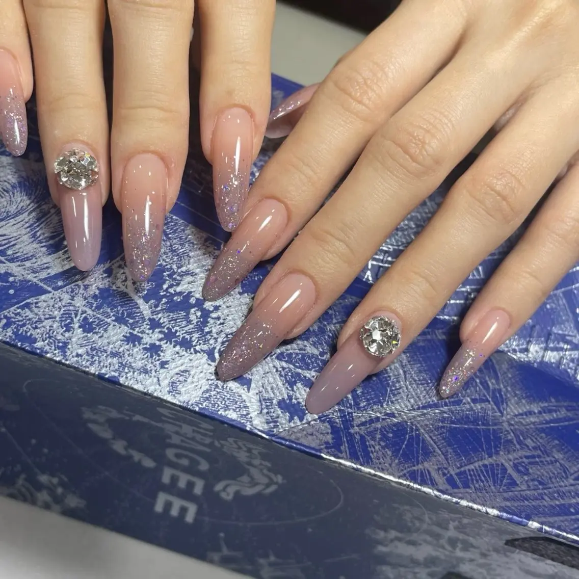 ネイル オーロラネイル 長さ出し フレンチネイル ジェルネイル ガラスフレンチ ハンドネイル Rela・S NAILのネイルデザイン