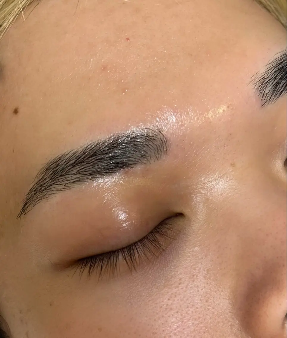 メンズ アイブロウ ワックス脱毛 眉カット キタザキ アイの眉毛・アイブロウイメージ