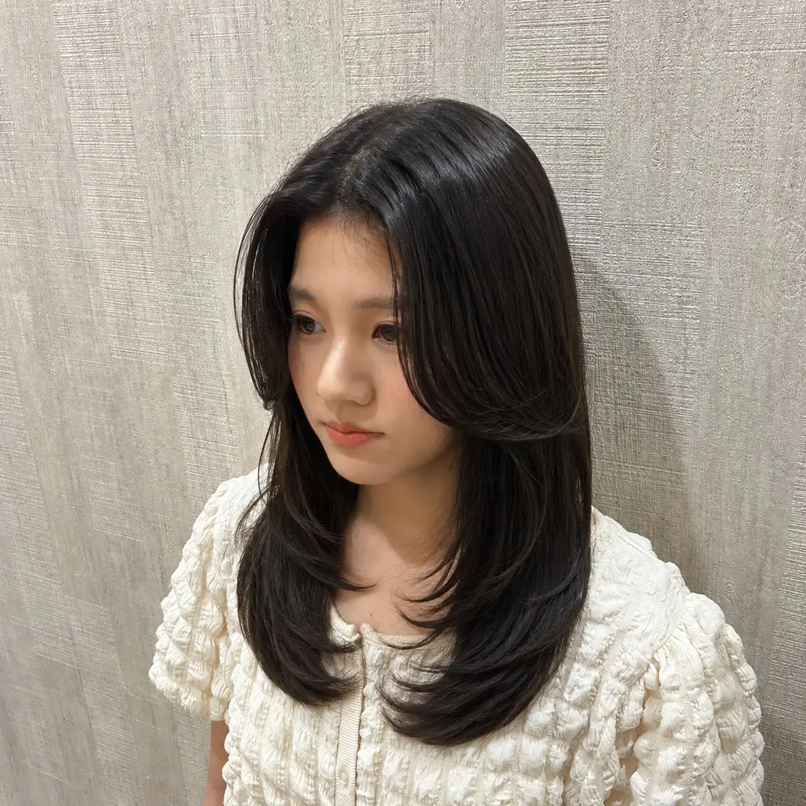 ロング 顔周りカット 韓国風ヘア レイヤーカット ロング 小顔カット カット ヘアカラー トリートメント 店長✨レイヤー✖️ 髪質改善✖️韓国ヘアのヘアスタイル