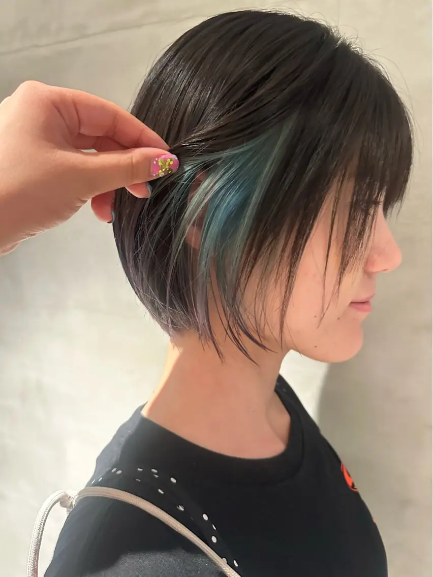 カラー ヘアカラー ヤマダ アオイのヘアスタイル