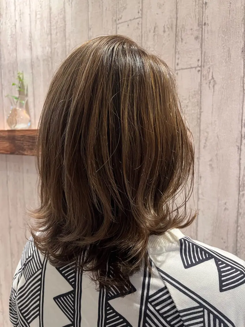カラー ハイライトカラー 坂井 アシスタントのヘアスタイル