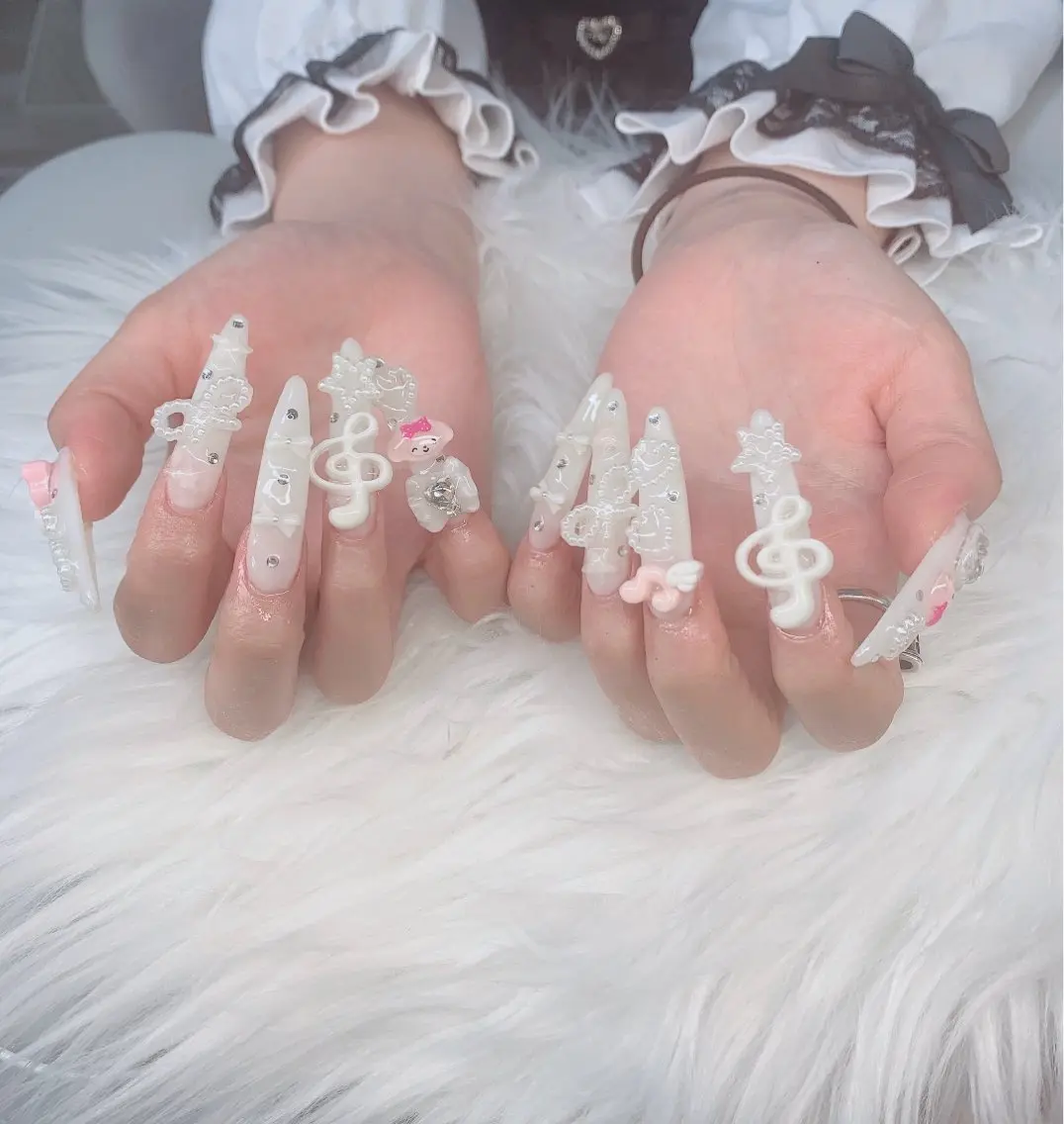ネイル ハンドネイル T. Leeのネイルデザイン