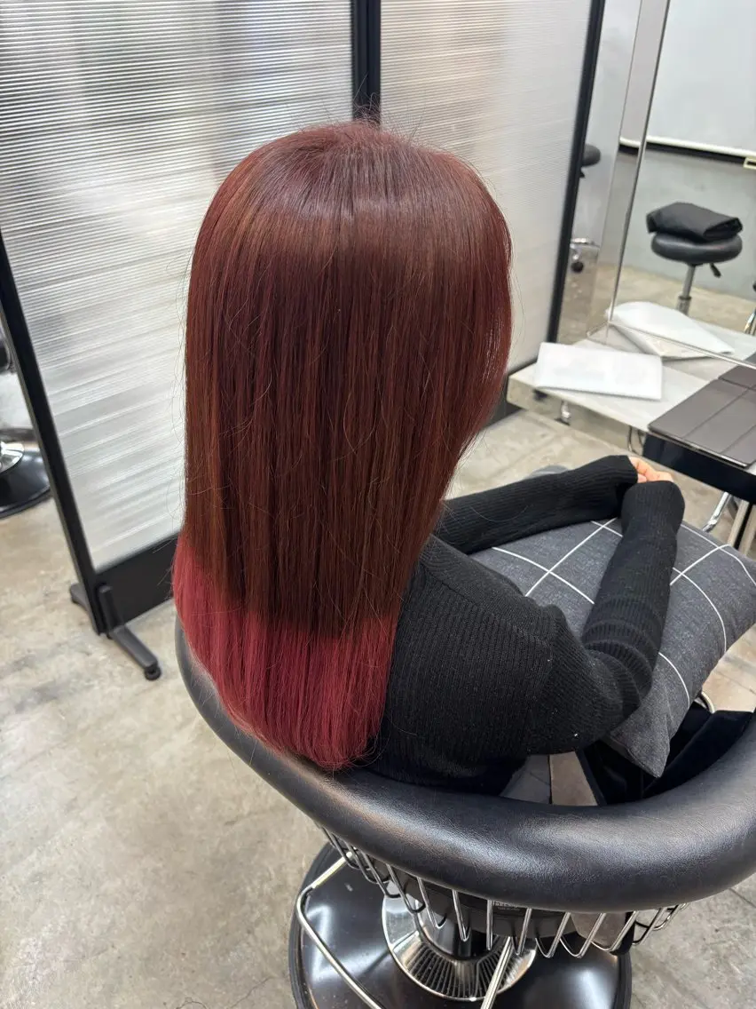 セミロング カラー ブラウンカラー ピンクカラー ピンクブラウン 飛田 真彩のヘアスタイル