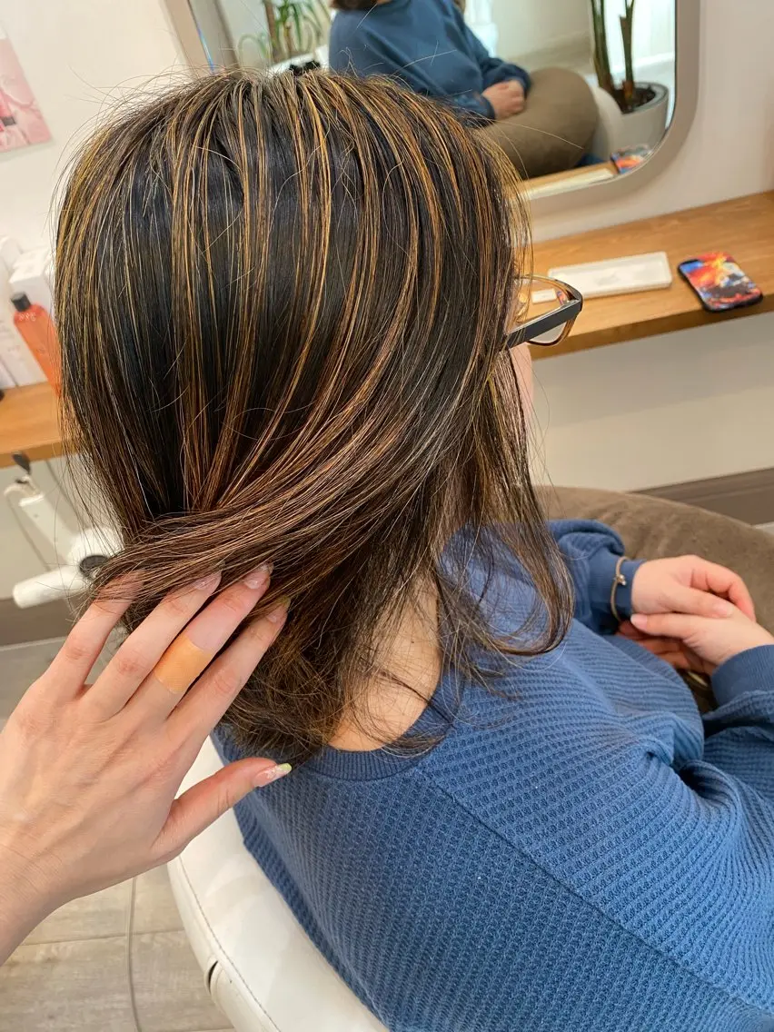 セミロング ハイライト 石川 彩のヘアスタイル