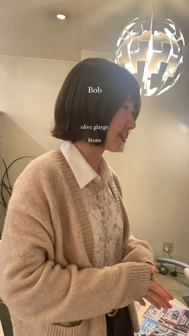 ミディアム Poche 丸山 愛万音のヘアスタイル