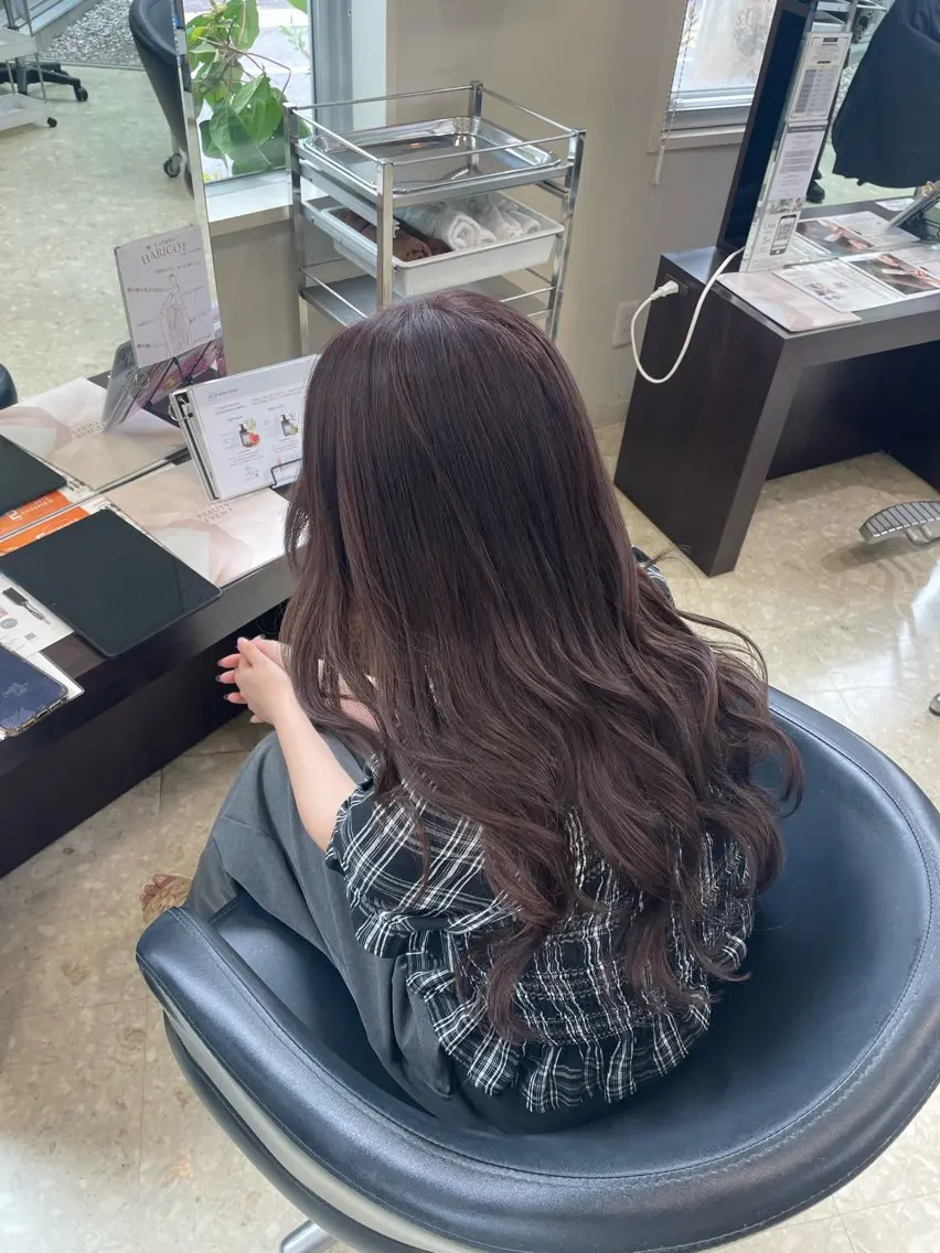 ロング カラー ヘアカラー 尾﨑 ひよりのヘアスタイル
