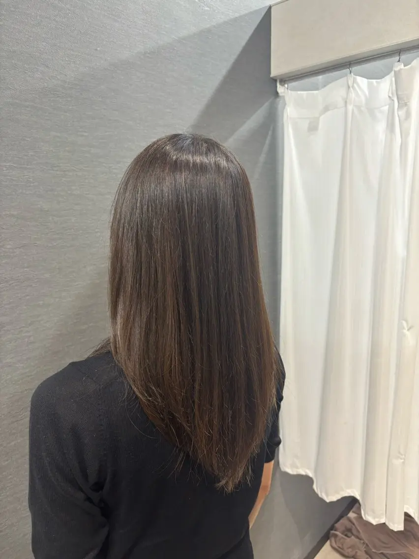 セミロング カラー グレージュ オリーブグレージュ オリーブグレー ヘアカラー 山本 あゆみのエステ・リラクイメージ