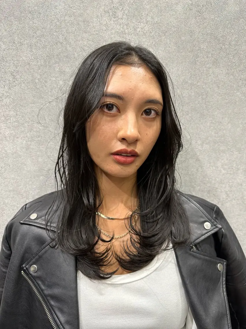 ミディアム ヘアカラー 巻ける髪質改善🫧ハ イライト/永田汰伊智のヘアスタイル